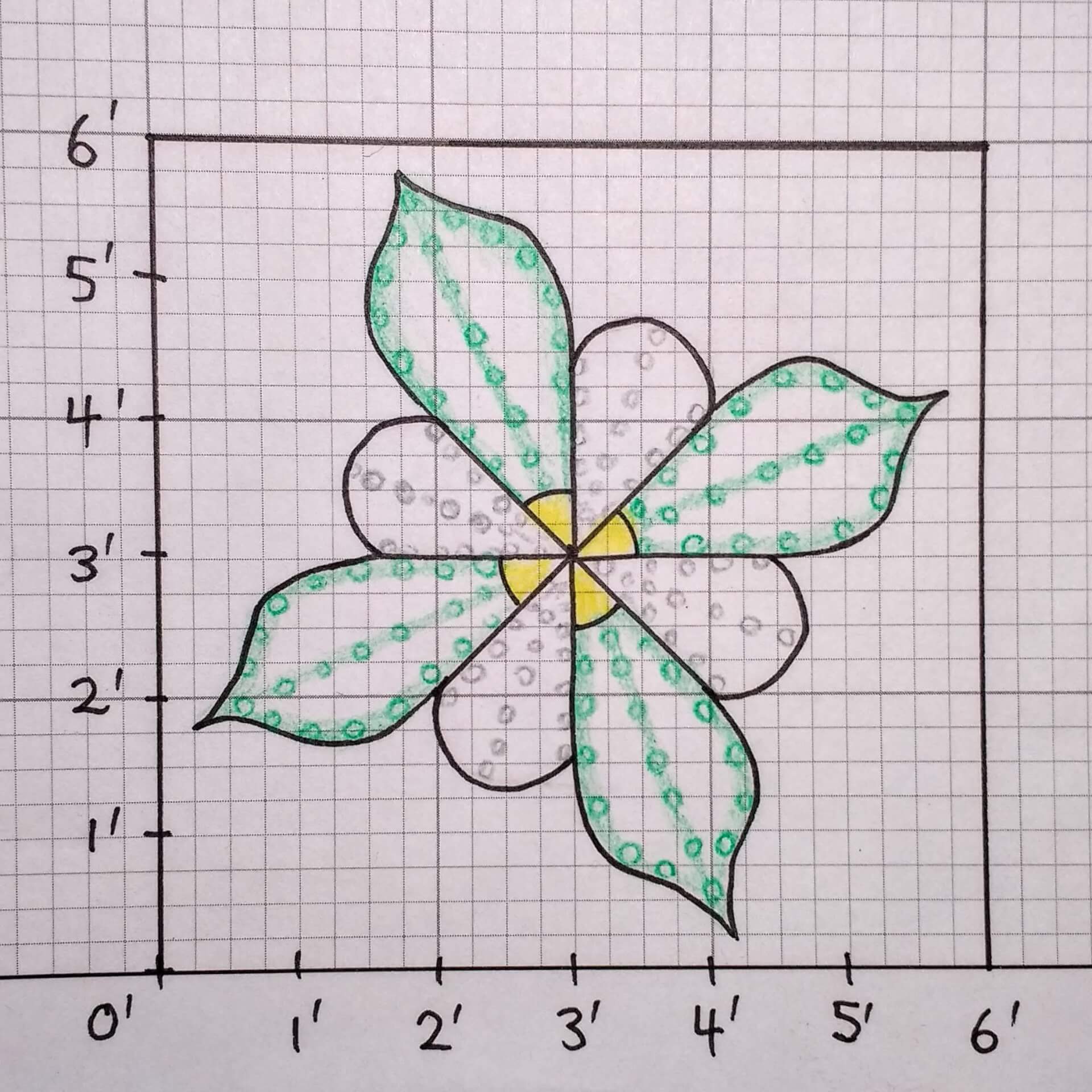 Graph paper sketch of the top of an 8 petal flower